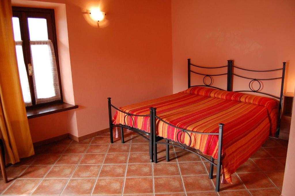 Agriturismo 'D Raine Montelupo Albese Room photo