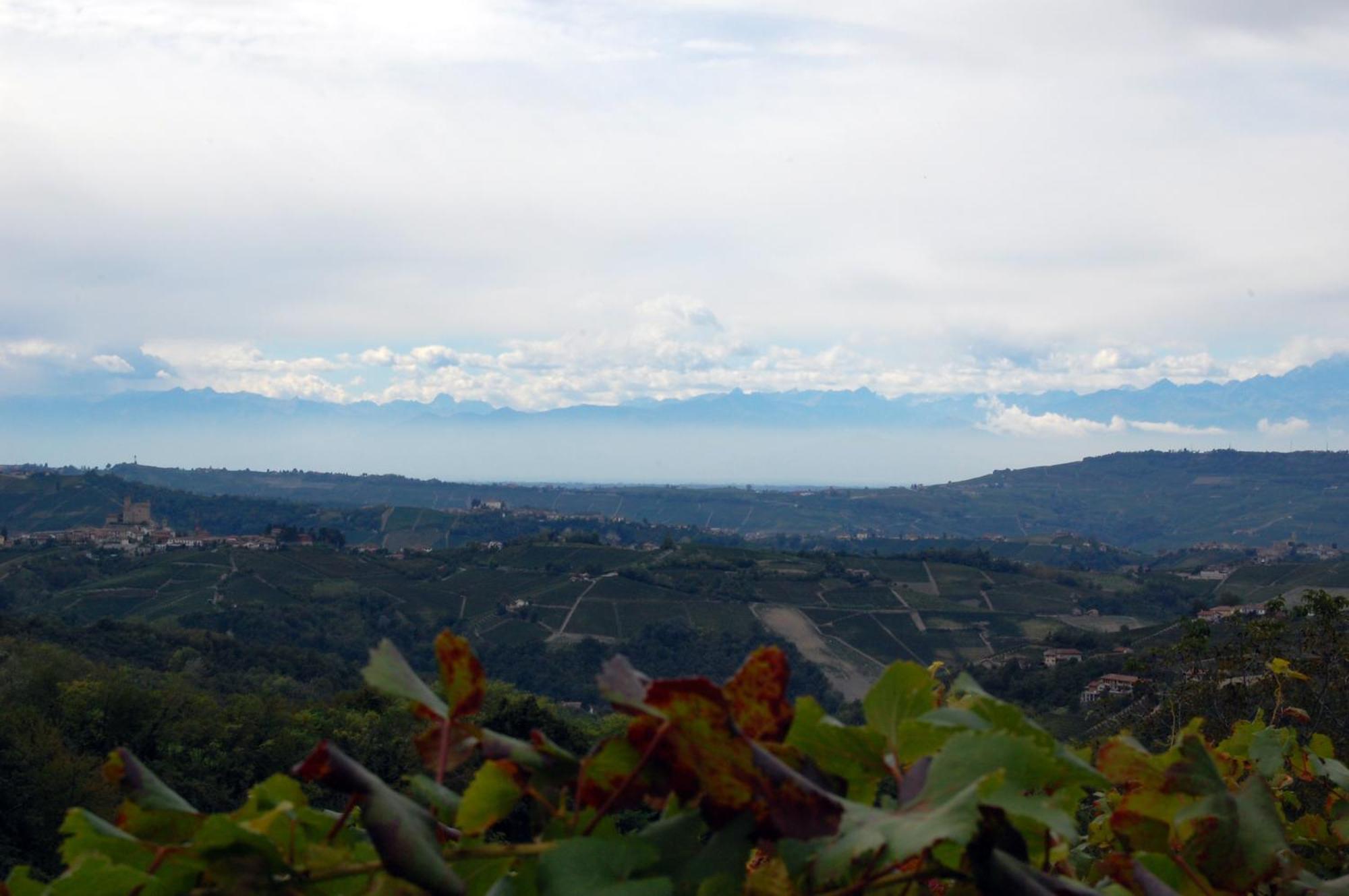 Agriturismo 'D Raine Montelupo Albese Exterior photo